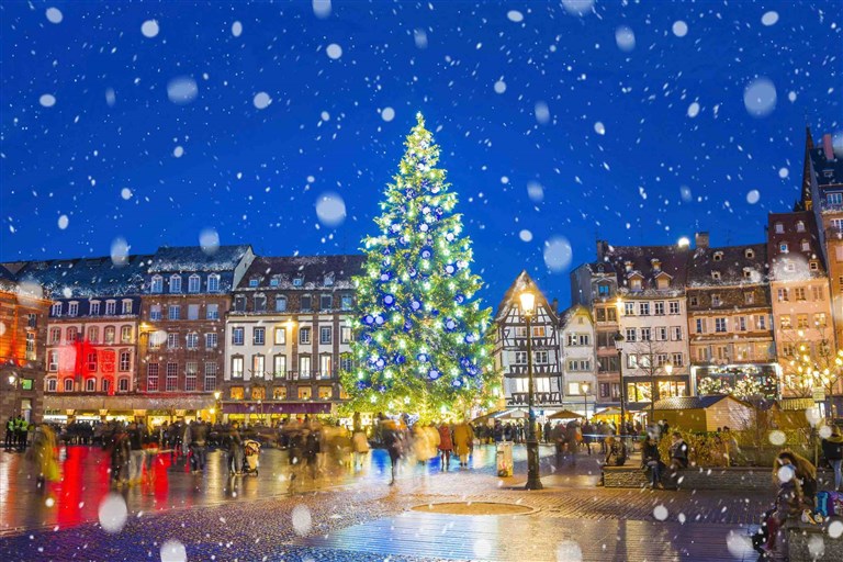 Enjoy Christmas Market in Strasbourg 